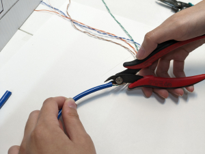 Cutting cable insulation with wire cutters