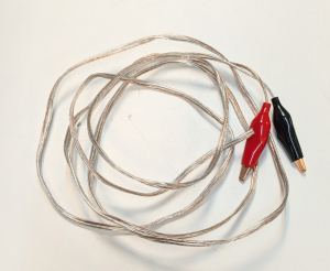 Power cable with alligator clips ends